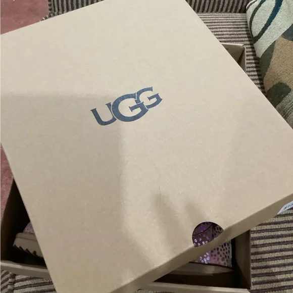 UGG kids classic boots brand new